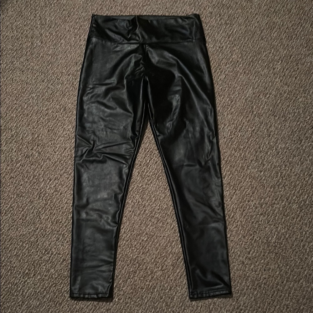 Tagoo Black Faux Leather Leggings Size Large